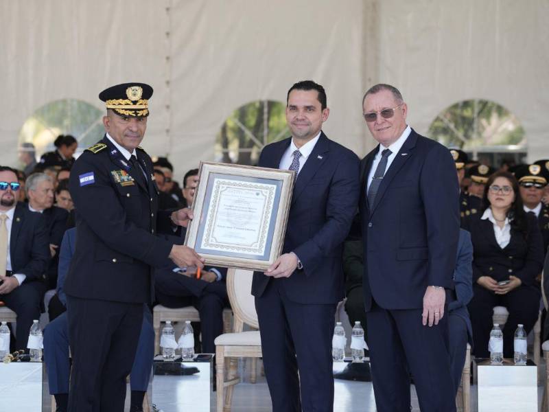Cada 9 de junio, Honduras reconoce el compromiso de sus policías y reafirma la importancia de su trabajo.