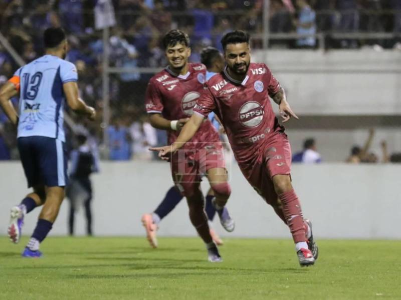Imágenes del desarrollo del partido.