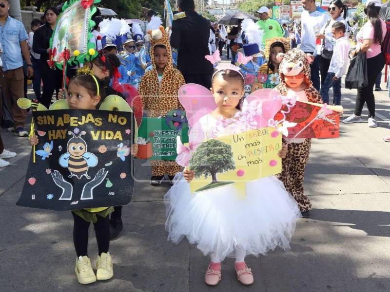 La AMDC detalló los recorridos que tendrán restricciones vehiculares y pidió a los conductores tomar rutas alternas durante las actividades cívicas.