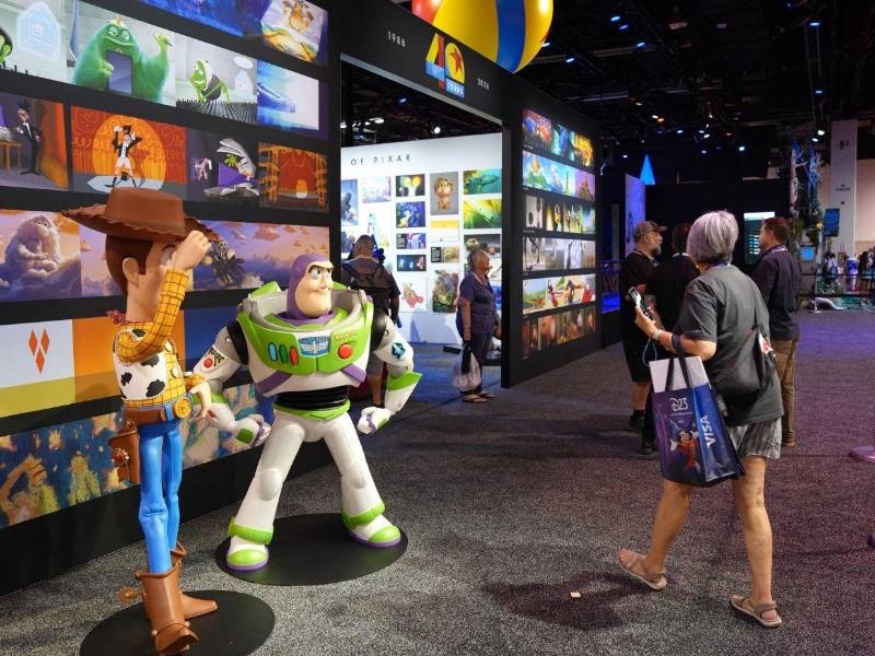 Asistentes a la convención D23 en Anaheim (Estados Unidos).