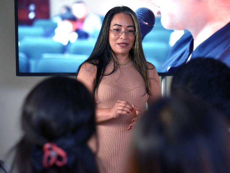 Gabriela Castellanos afirmó que es importante realizar el juicio político en Honduras.