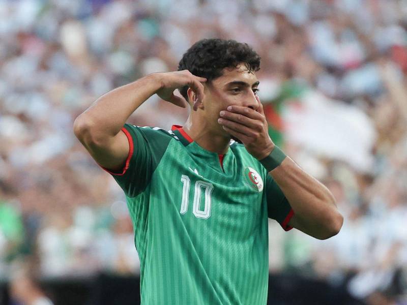 Fares Chaibi celebró, pero se le anuló el gol por un offside que dejó dudas.