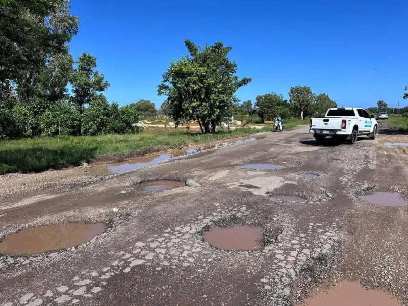Muchas de las carreteras a las zonas turísticas del país se encuentran en pésimo estado.