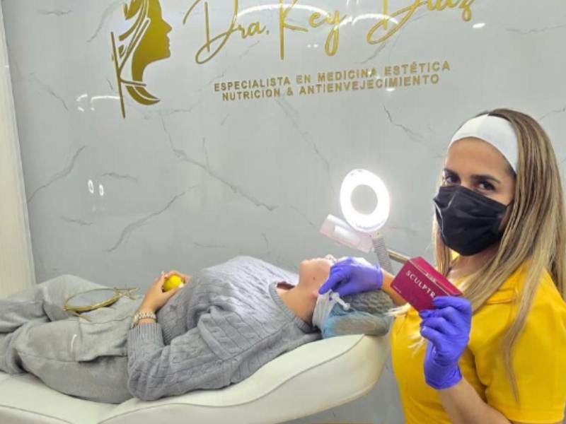 Lo que comenzó en una pequeña habitación de su casa, con recursos limitados y grandes sueños, hoy es una clínica estética en Tegucigalpa