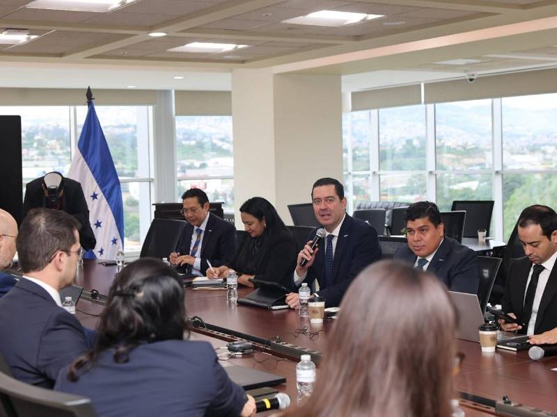 El Gabinete Económico de Honduras recibió a la misión técnica del Fondo Monetario Internacional (FMI) para iniciar la sexta y última revisión semestral del acuerdo económico vigente entre 2023 y 2026.