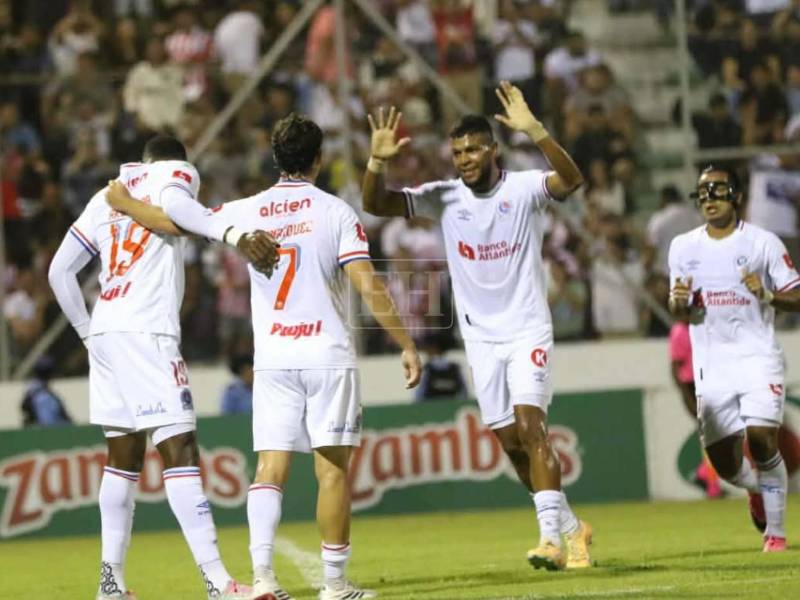 Imágenes del desarrollo del partido.