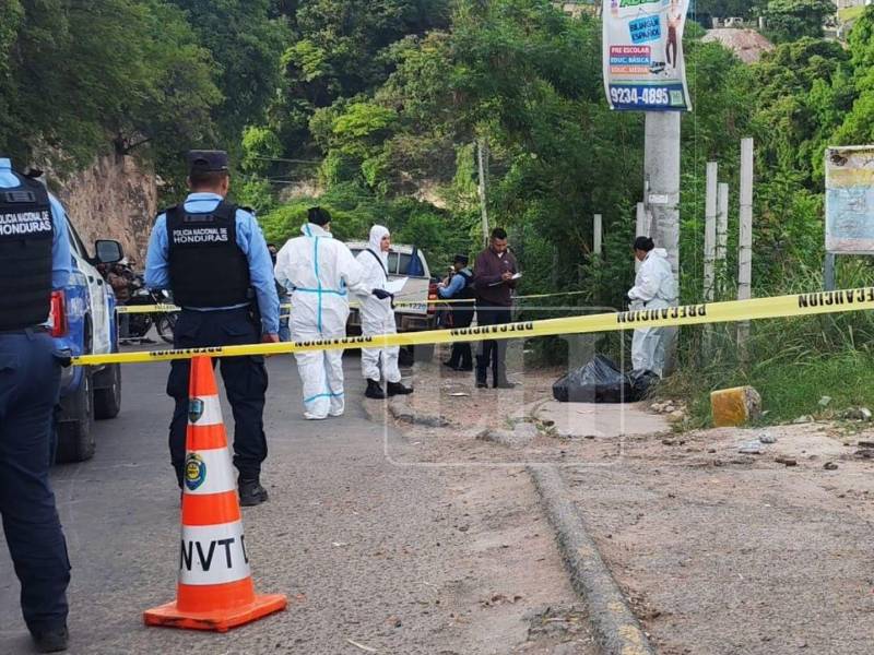 El cuerpo de una persona, cuya identidad aún se desconoce, fue encontrado dentro de una bolsa negra en la calle principal de la colonia Nueva Suyapa.