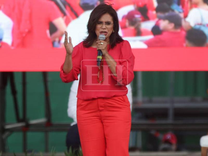 Rixi Moncada aprovechó para enviar un mensaje a los candidatos presidencial del Partido Nacional y Liberal.