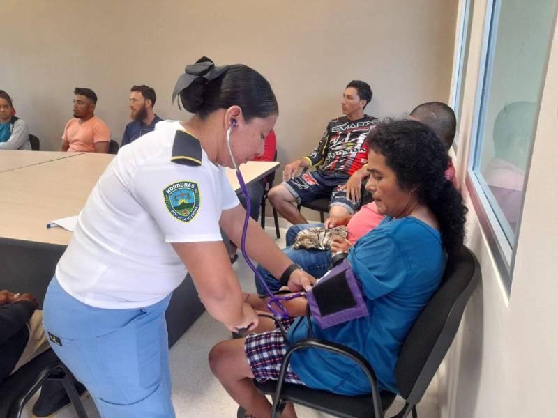 Las personas recibieron atención médica en las oficinas de la Policía.