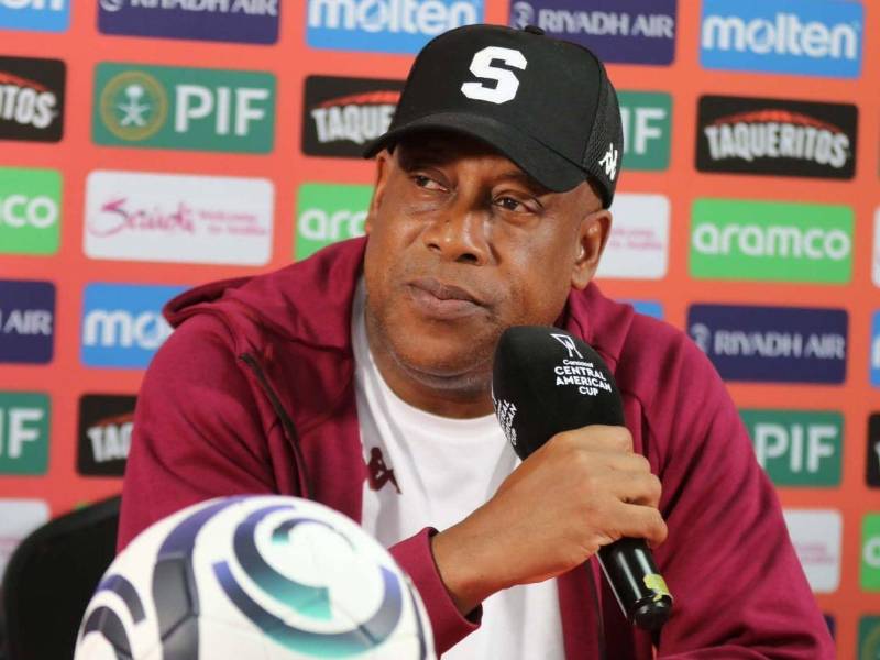 Hernán Medford y Saprissa terminaron segundos con 9 puntos, Olimpia primero con 12.
