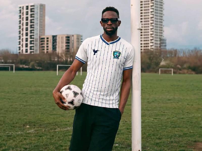 Hace algunas semanas llegó al Génesis FC para probarse y su presencia rápidamente generó conversación entre los aficionados.