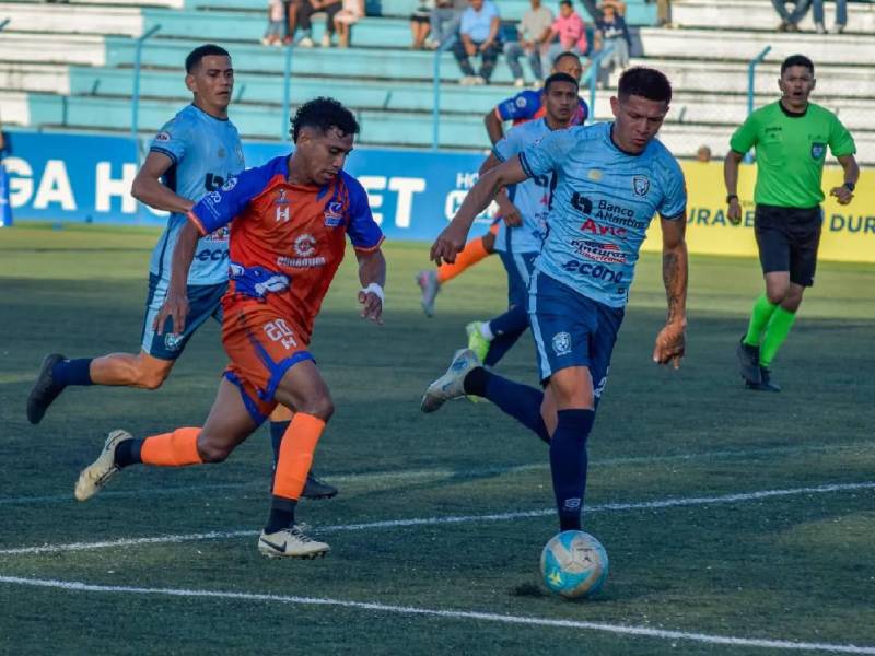 Imágenes del desarrollo del partido.