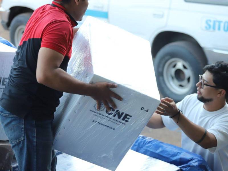 CNE pone a prueba su sistema electoral con simulacro en 524 centros de votación.