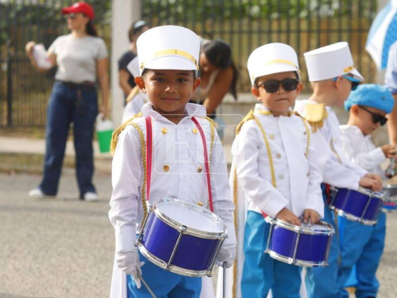 Los más pequeñines se sumaron a la conmemoración de los 205 años de Independencia de Honduras vistiendo sus mejores trajes y mostrando su talento musical en San Pedro Sula. Más fotos a continuación.