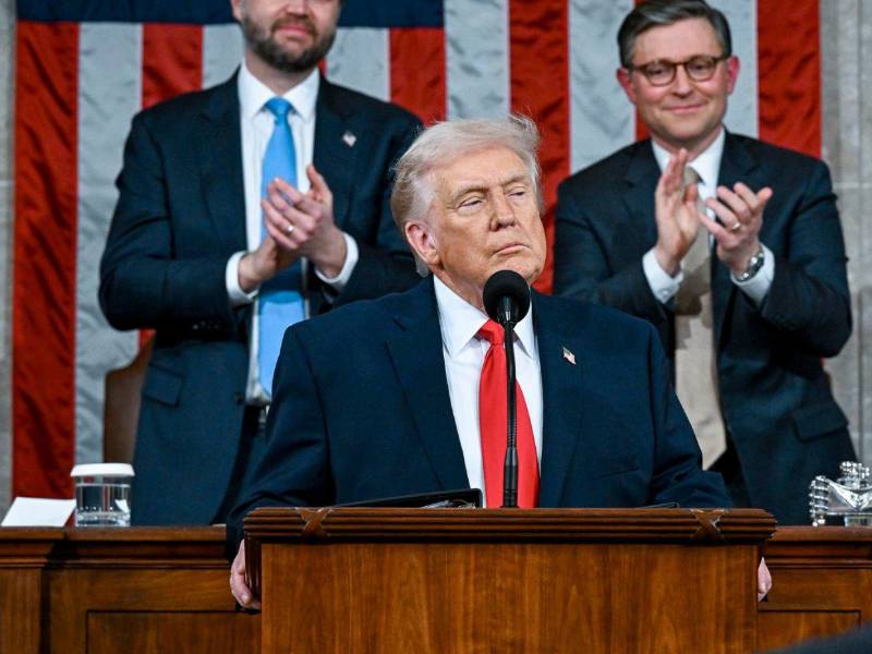 Trump habló por 107 minutos, un récord histórico para un discurso ante una sesión conjunta en el Congreso.