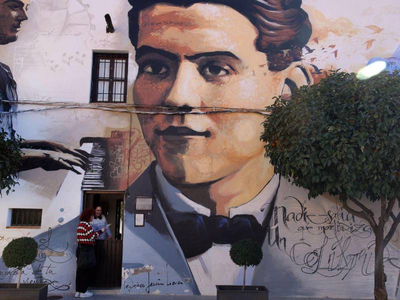 Tierras, celos y un armario: la trama que acabó con García Lorca