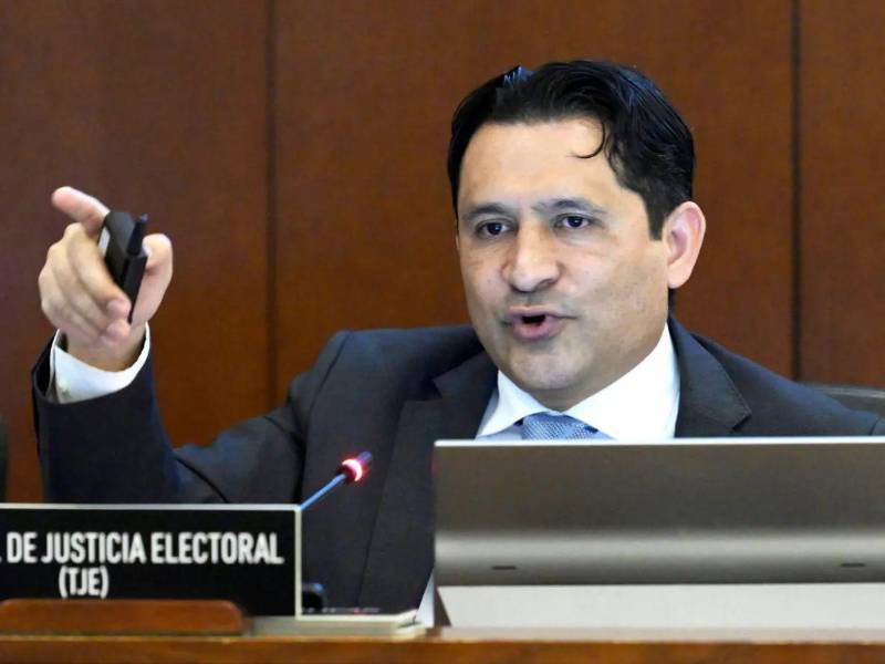 El magistrado del TJE asegura que no se le han respetado sus derechos y acudió a la CSJ antes de su citación en el Congreso.