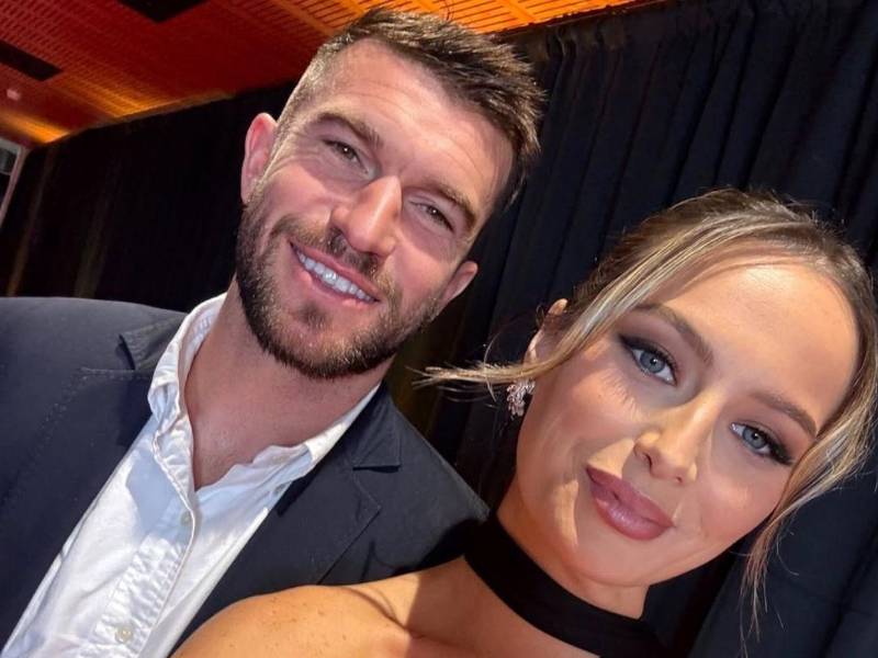 Michelle Peters tiene 32 años, es fotógrafa profesional especializada en bodas y eventos, y dirige su propio emprendimiento con sede en Wellington, Nueva Zelanda, donde vive junto a Tim Payne, el futbolista que pasó de ser prácticamente un desconocido a sumar más de 4.5 millones de seguidores en Instagram en menos de una semana.