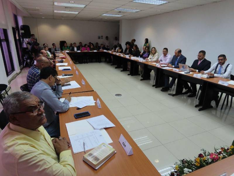 Las centrales obreras y el sector privado también estuvieron presentes en la primera reunión de la Mesa Técnica.