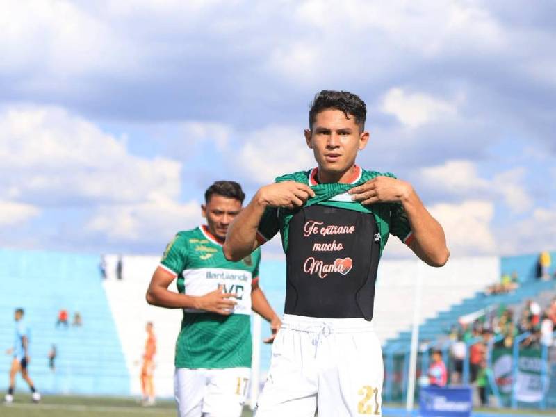 Imágenes del desarrollo del partido.