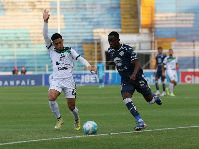 Imágenes del desarrollo del partido.