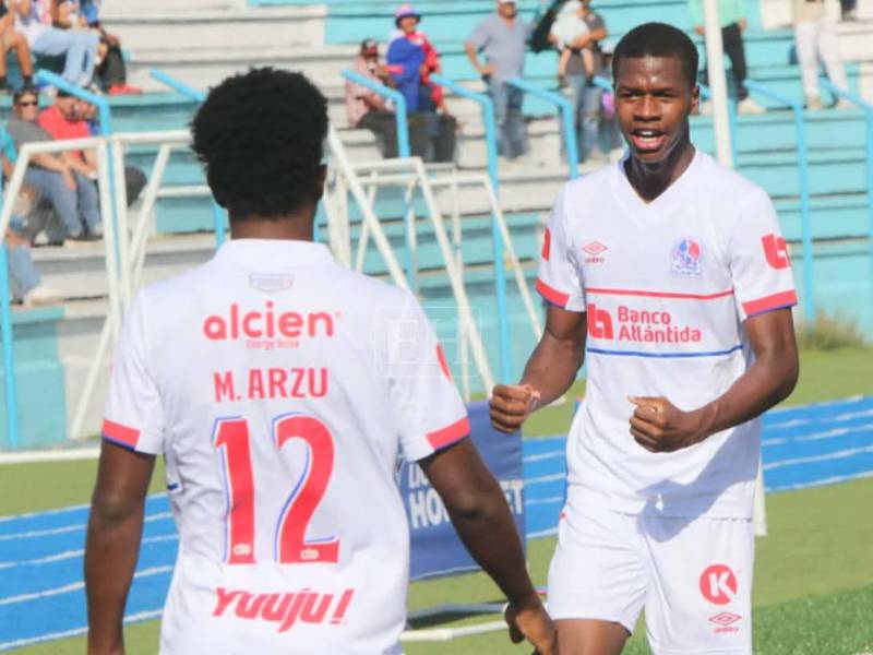 Imágenes del desarrollo del partido.