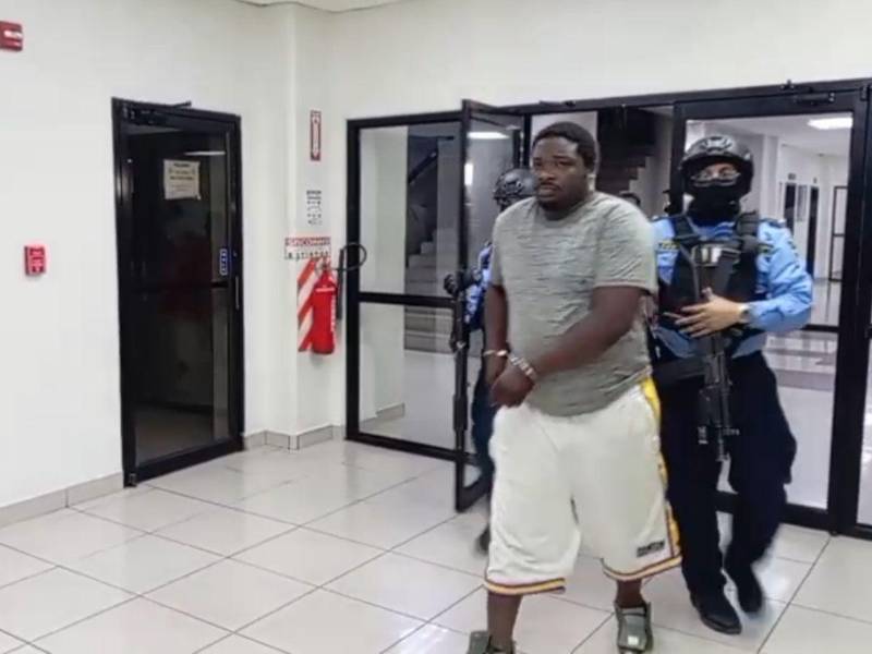 En el Juzgado de Letras Penal con Competencia Nacional en Materia de Criminalidad Organizada, Medio Ambiente y Corrupción de San Pedro Sula, se determinó enviar a prisión a Jeremías TJ Ávila Dilbert.