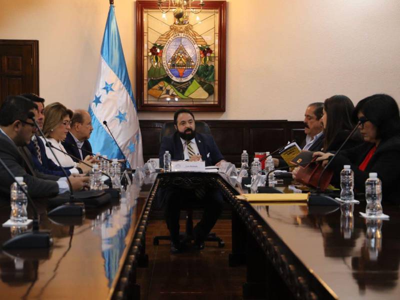 Esto son parte de los diputados que formaron de las comisión permanente que integgró Luis Redondo.