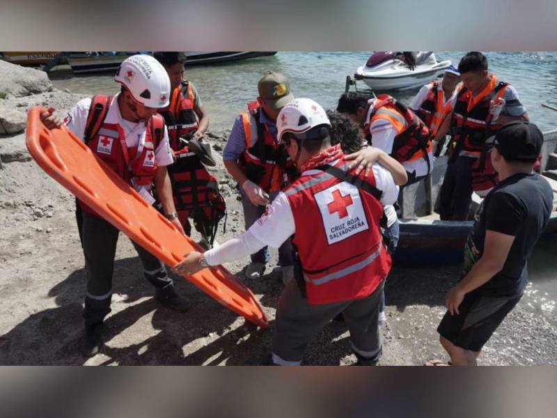 Los estudiantes murieron tras ser arrastrados por el mar en El Salvador.
