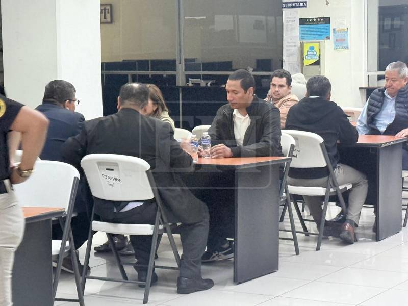 Entre los detenidos hay varios actuales empleados del BCH que tiene cargos gerenciales.