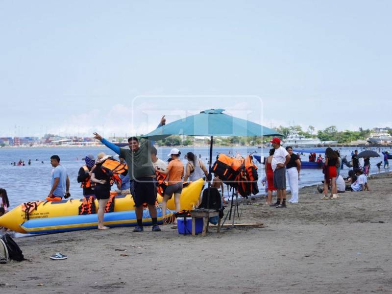 La ciudad de Puerto Cortés registra una alta afluencia de turistas durante la Semana Santa. Las playas se han convertido en uno de los principales destinos para nacionales y extranjeros.