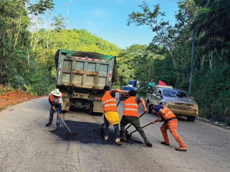 Más de 2,700 kilómetros de la red vial, distribuidos en distintos tramos carreteros, han sido intervenidos al amparo del decreto de emergencia aprobado en febrero de 2026.