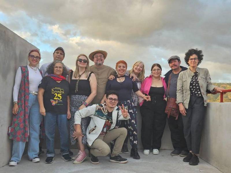 El Grupo Teatral Bambú, fundado en 1990, es la segunda familia de su director.