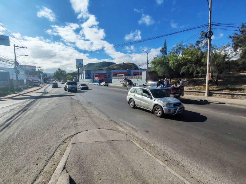 La salida al sur de Tegucigalpa registra tránsito fluido y tranquilo, beneficiando a conductores que se desplazan hacia Choluteca y Valle durante el fin de semana.