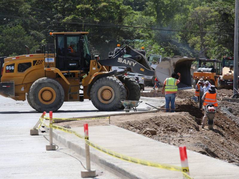 Rotonda de El Lolo alcanza 75% de avance en proyecto vial hacia Olancho.
