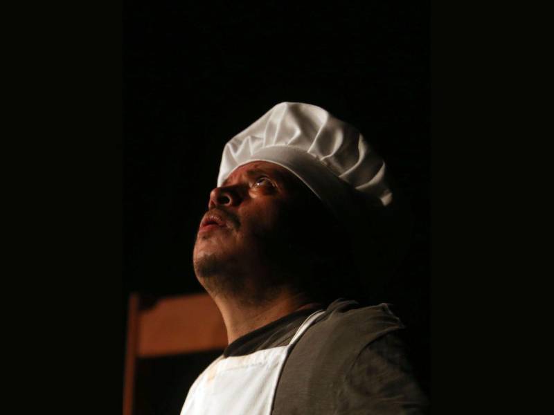 Tras una vida dedicada al teatro en Honduras, Danilo Adolfo Lagos se retira definitivamente de las tablas.