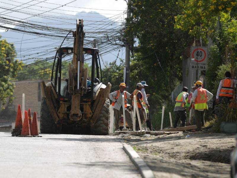 Un año después del inicio de la rehabilitación en El Álamo, la obra muestra avances mínimos y sin una fecha definida.
