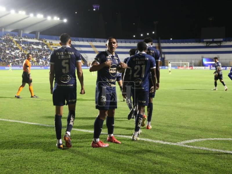 Imágenes del desarrollo del partido.