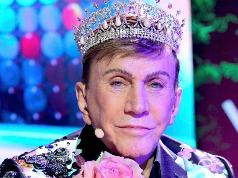 El Zar de la belleza, Osmel Sousa, tras su renuncia como asesor del certamen de belleza, reveló cuál es su top de reinas que participan en Miss Universo 2025, que deberían llevarse la corona este año. Las cuatro son latinas.