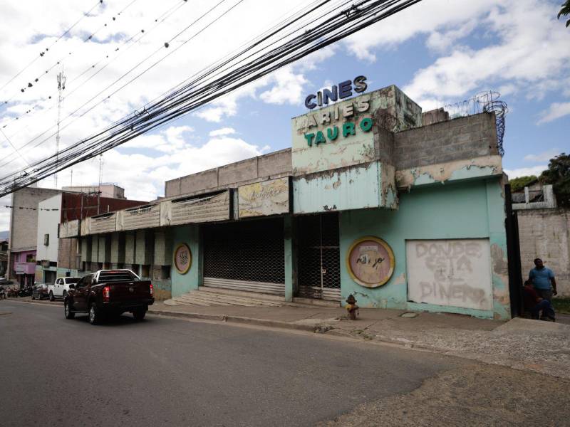 Miles de personas fueron al cine Aries y Tauro antes del cable y la televisión, donde salas eran espacios seguros de encuentro, emoción y sana diversión en la capital.