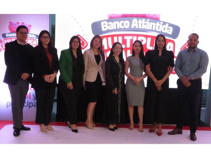 Se escogieron en una tómbola electrónica ocho ganadores de L50,000 lempiras; 15 clientes que se les duplicaron su remesa y un ganador de 150 mil lempiras.