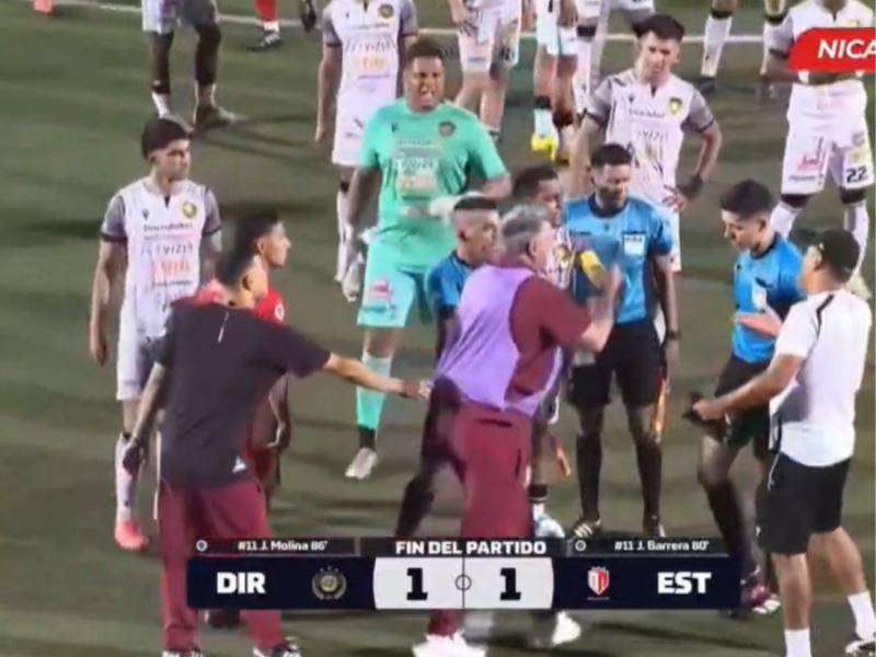 Diego Vázquez protagonizó un polémico episodio en la final del fútbol nicaragüense.