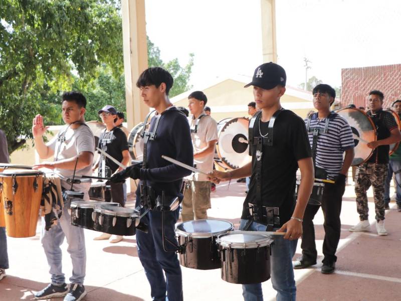 Los jóvenes se mostraron entusiasmados de pertenecer a la banda del Instituto Técnico Honduras.