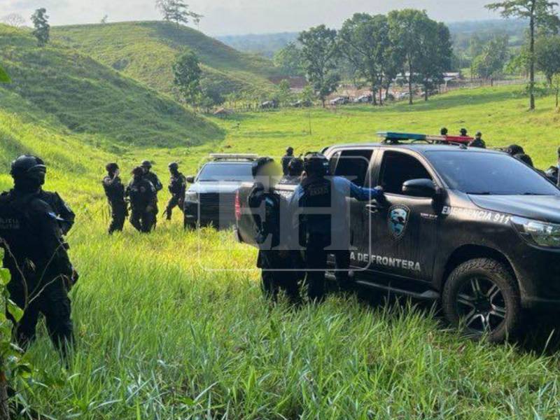 Honduras vive una de las semanas más violentas de los últimos meses. En apenas seis días, cuatro masacres registradas en distintos puntos del país dejaron al menos 32 personas asesinadas, entre ellas menores de edad, policías y jóvenes estudiantes.