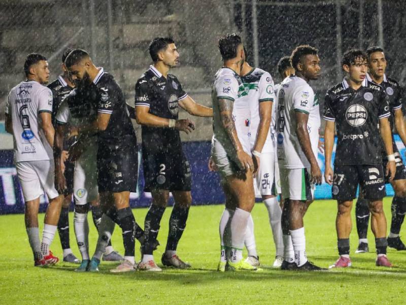 Imágenes del desarrollo del partido.