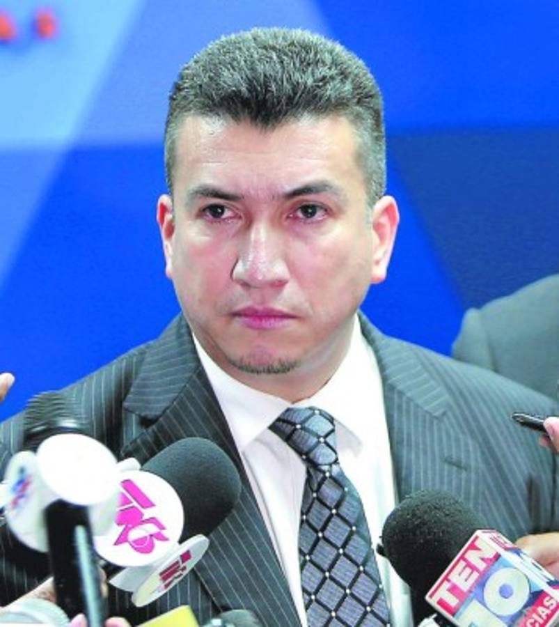 Fiscales se llaman en torno a supuestos cheques