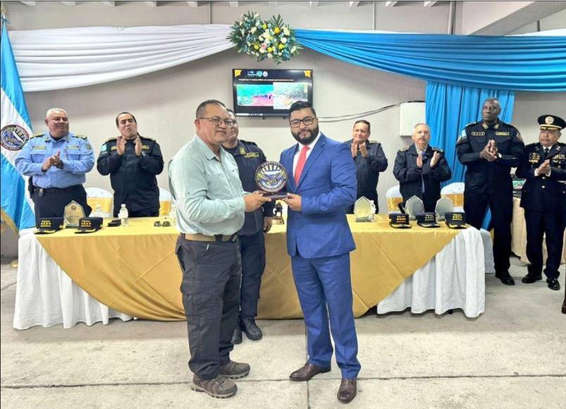 ¿Quién es Marco Vallecillo, juez nacional detenido por extorsión a acusados?