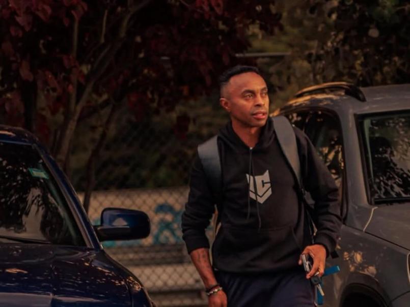 Policía detiene a futbolista por robo de teléfonos: Así ocurrieron los hechos