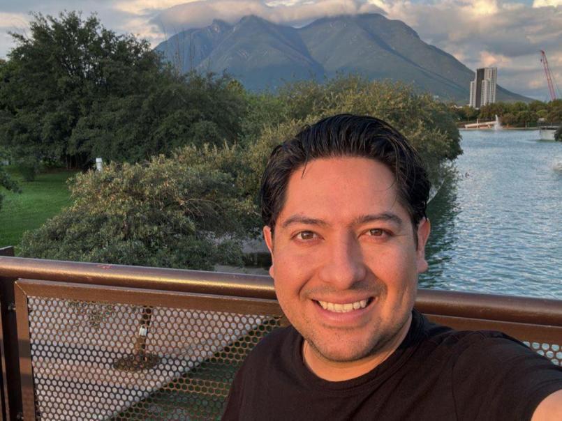 Revelan el sufrimiento que vive el periodista mexicano encarcelado en Sudáfrica: Es una vergüenza