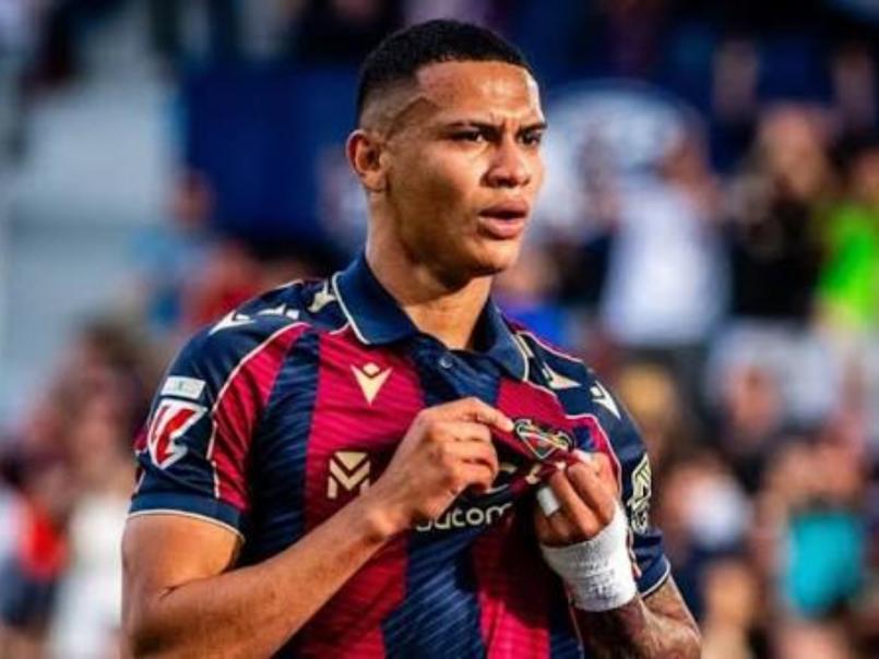 Historia de Kervin Arriaga, el jugador el AEK que casi pierde su pie y la acción de su mamá